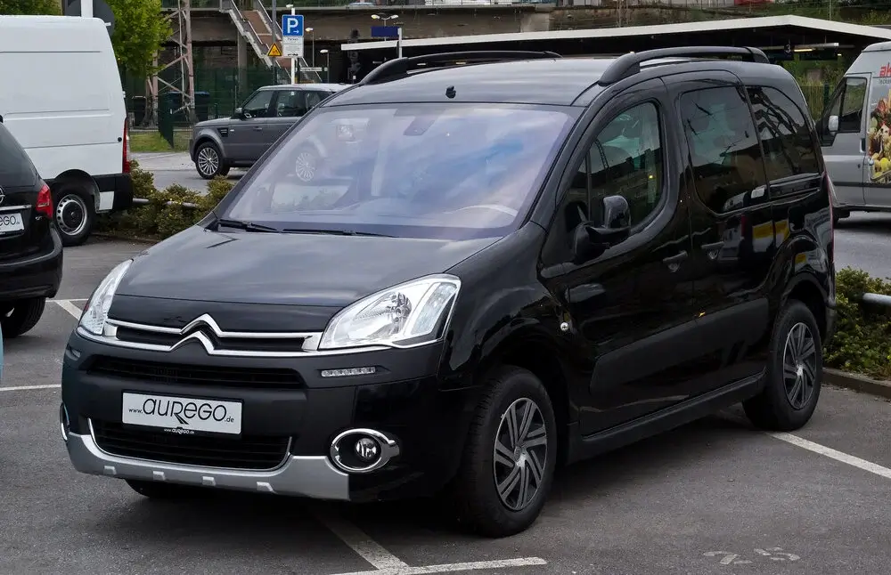 A black Citroen Berlingo van