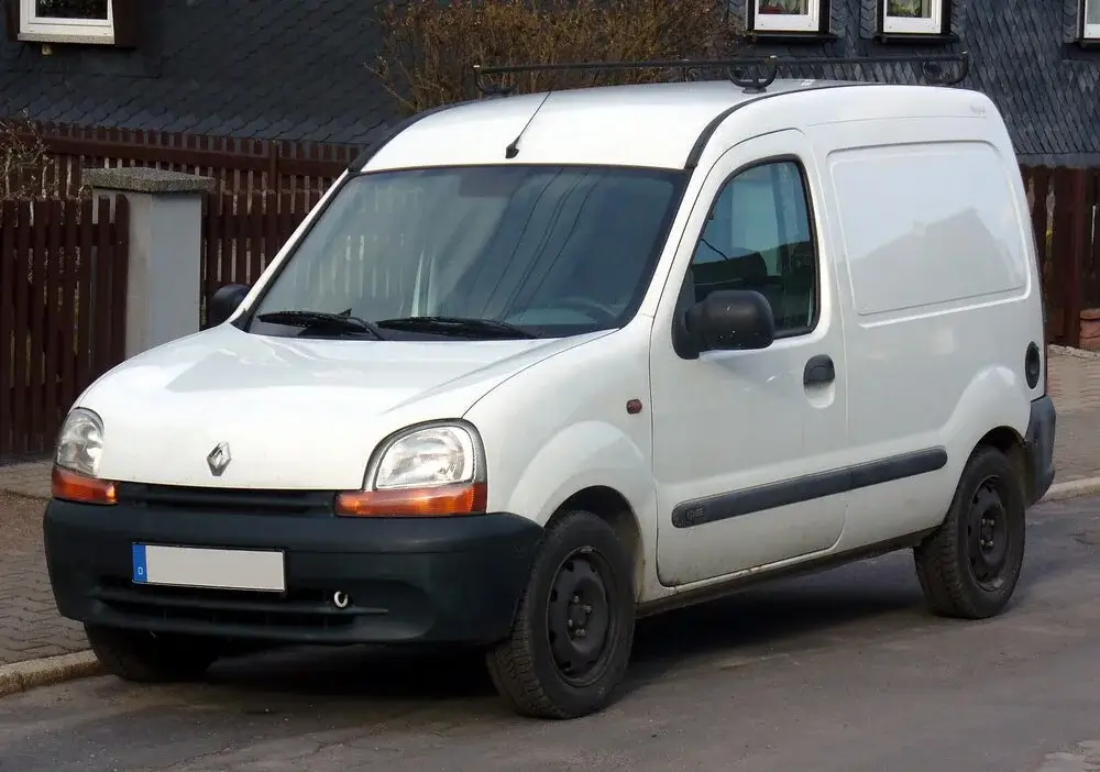 Renault Kangoo small van in white